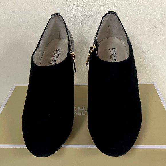Michael Kors Sammy Black Ankle Boot - Picture 3 of 5